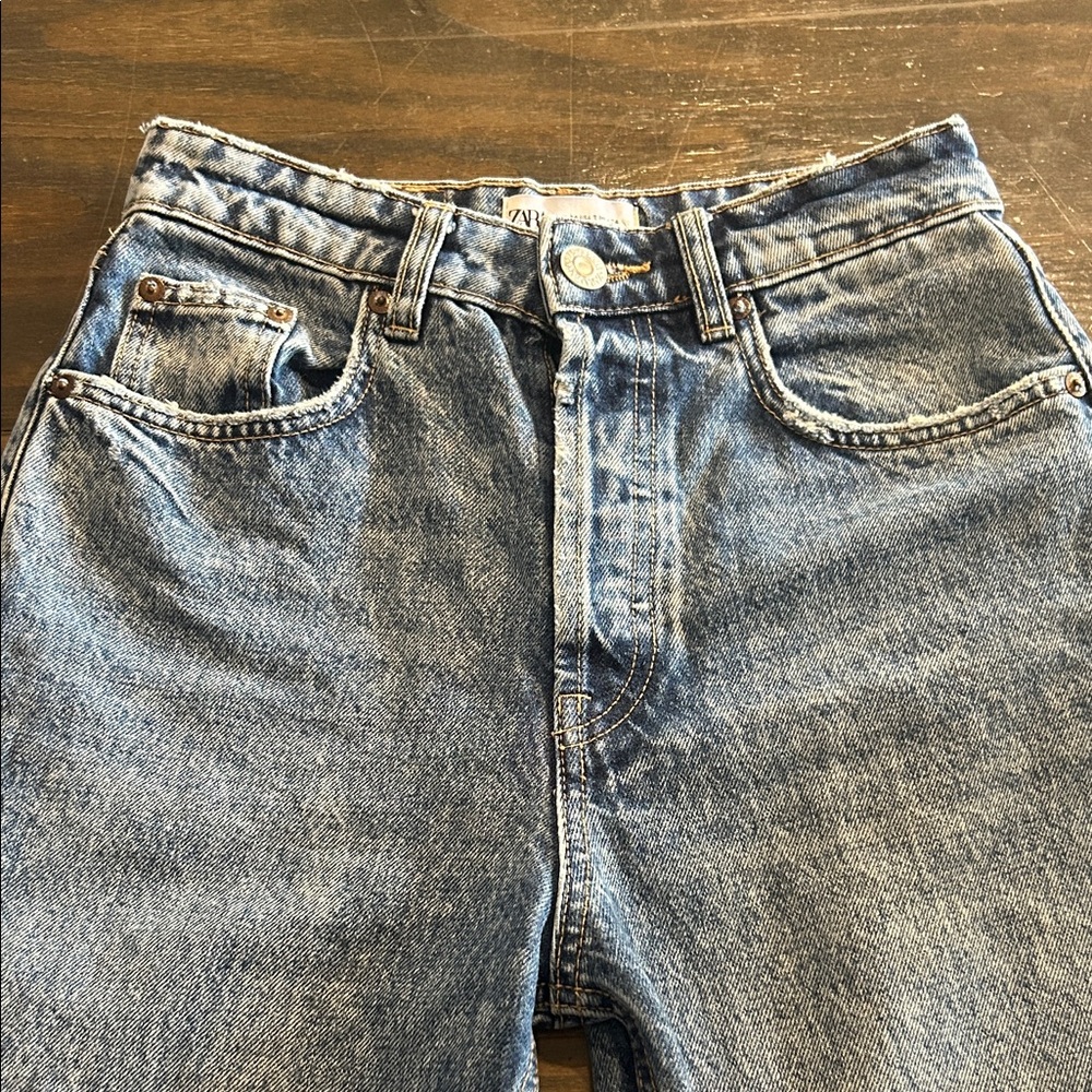 Zara women’s Blue Jeans “acid” style wash